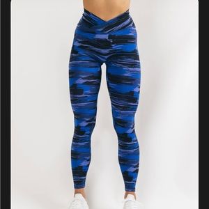 Surface power legging